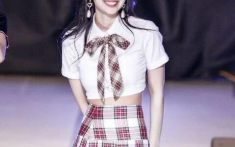 Jennie摔倒脸部受伤 解释是因为进行运动时不小心摔倒的